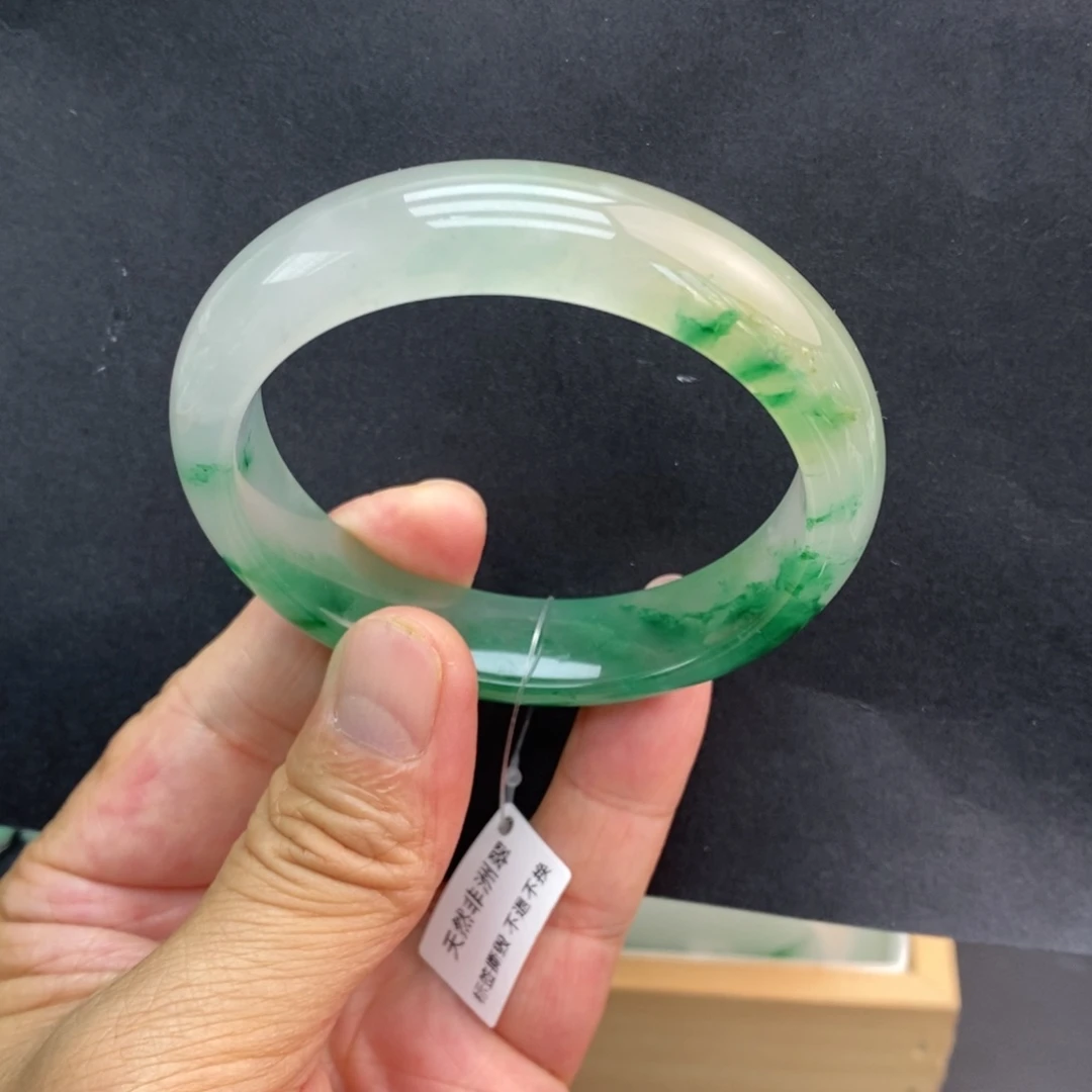 石英质玉未镶嵌手镯