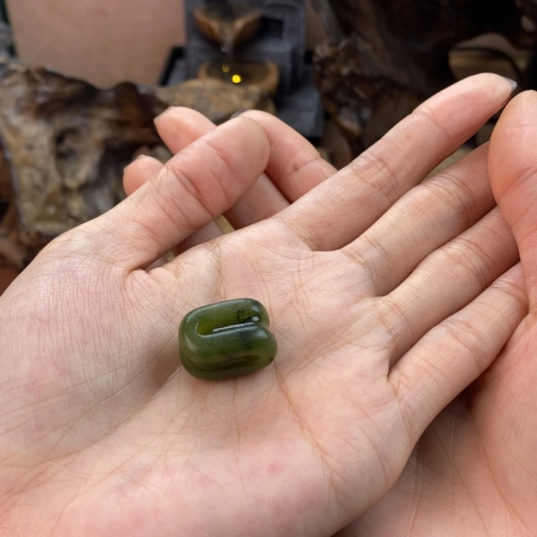 y***9和田玉未镶嵌颈饰