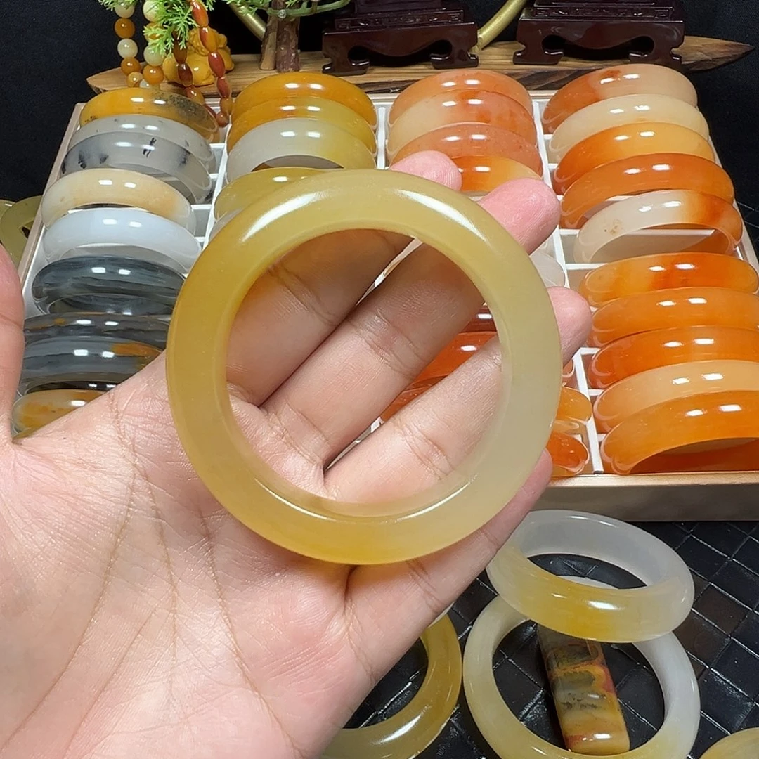 C****石英质玉（黄龙玉）未镶嵌手镯