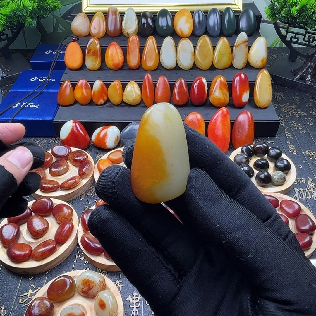 和田玉未镶嵌吊坠(赠链)