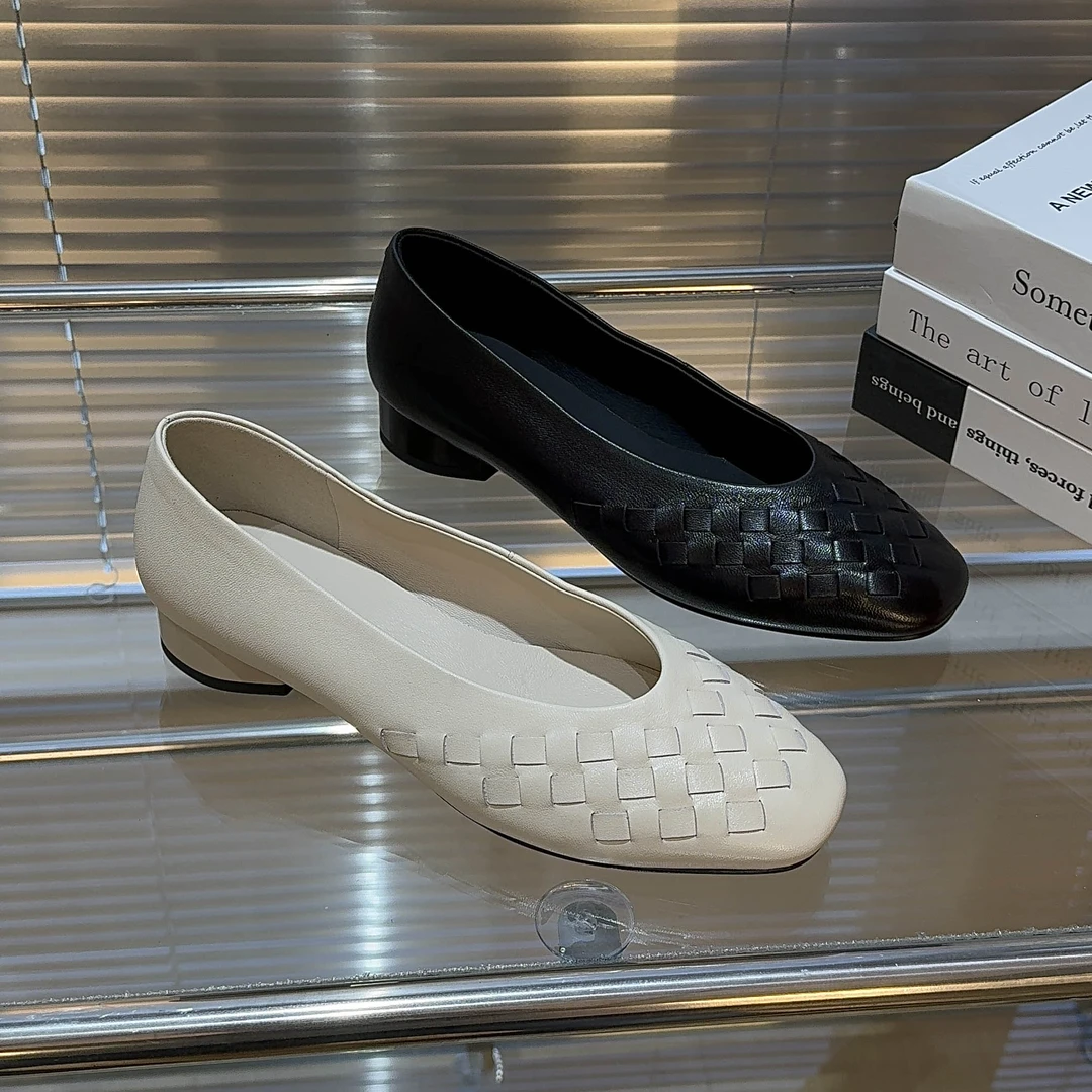 韩版粗跟真皮单鞋女秋2024新款时尚编织圆头米白色中跟羊皮女鞋