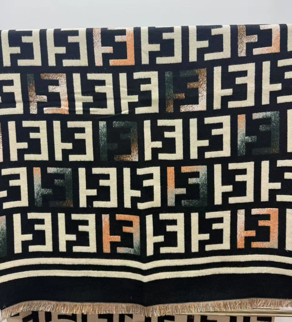 1272 【彩色字母】  70X180左右丝巾长巾