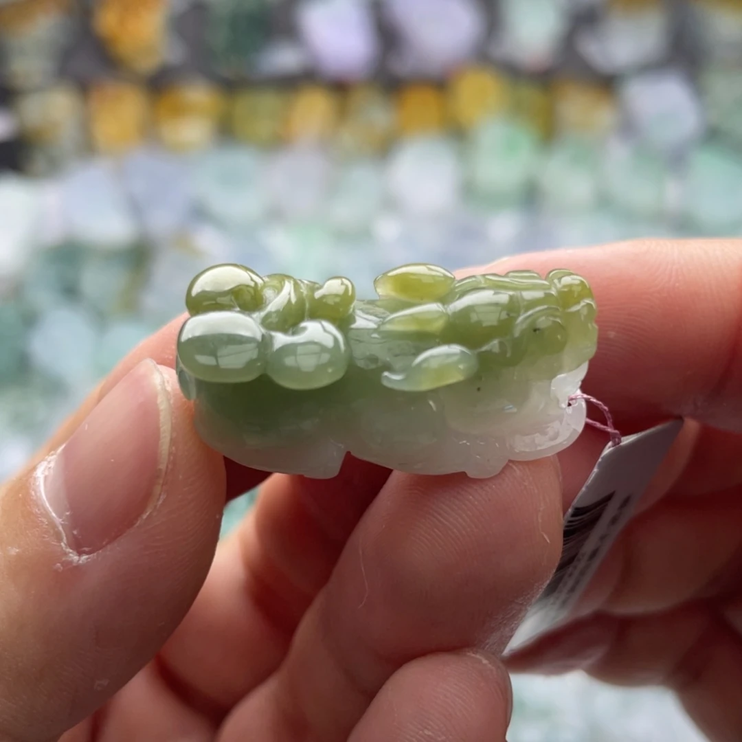 翡翠颈饰未镶嵌貔貅