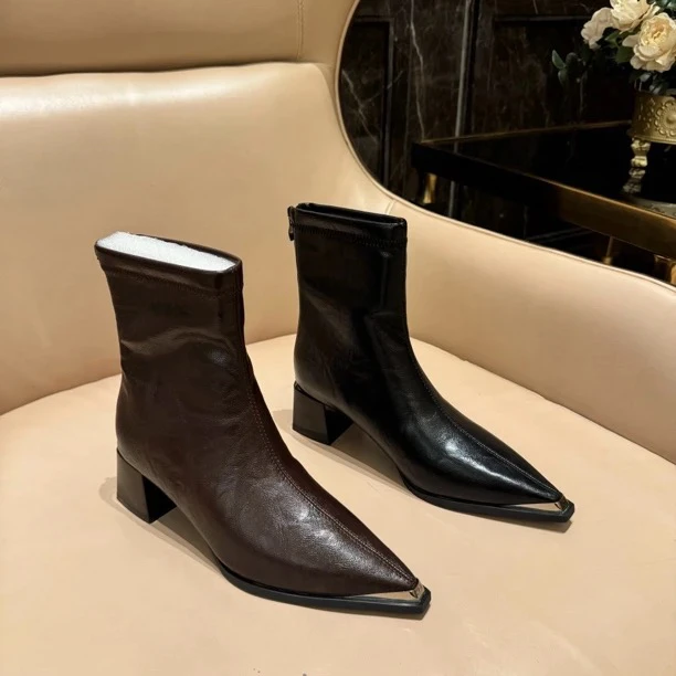 (云云)140-190时尚尖头短靴女秋冬瘦瘦靴英伦风