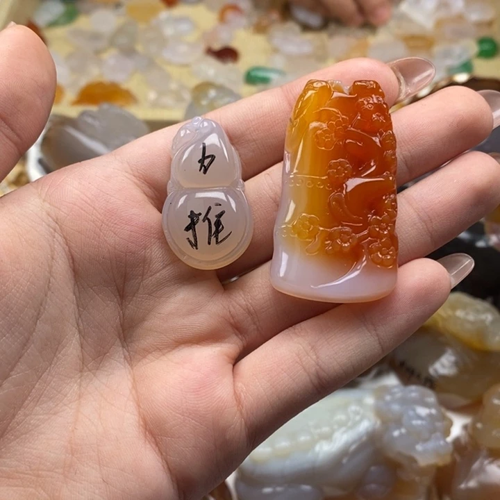 玛瑙/玉髓未镶嵌颈饰