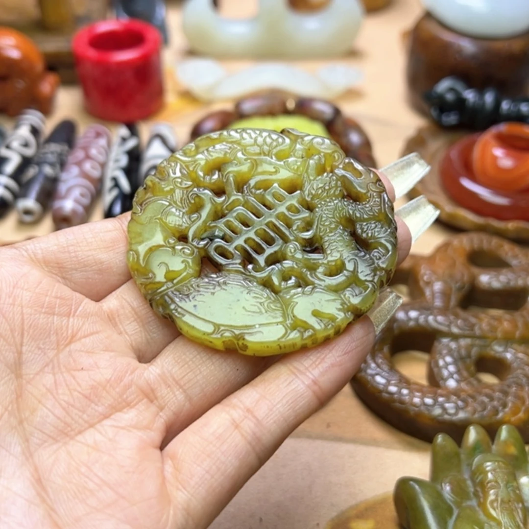【闪购商品】蛇纹石玉颈饰未镶嵌