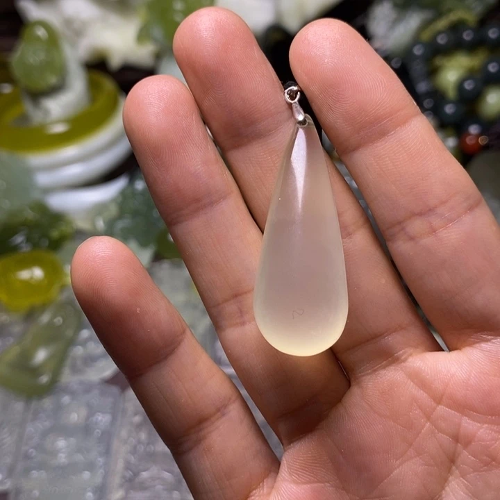 未镶嵌岫玉岫玉颈饰