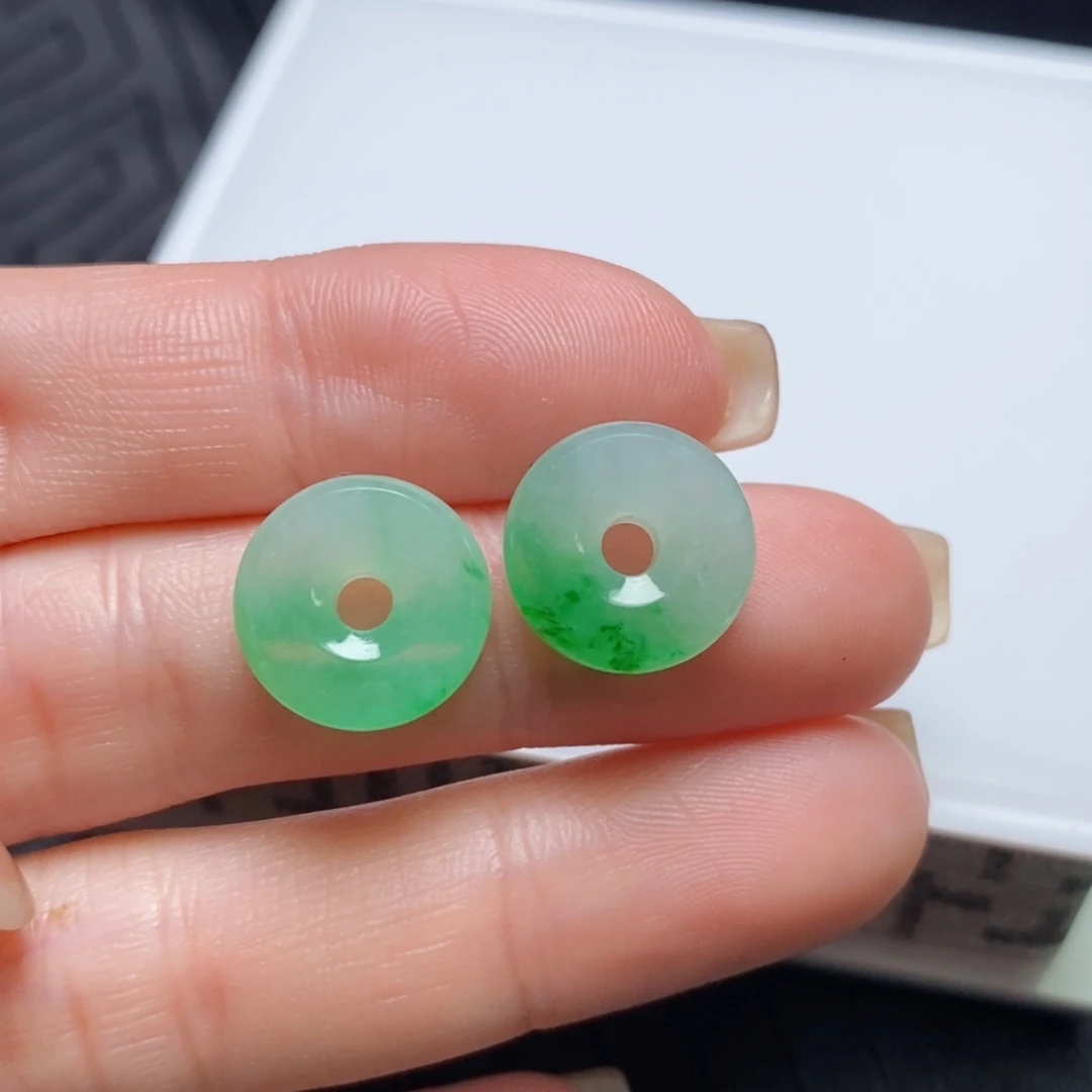 翡翠未镶嵌耳饰飘绿小路路通
