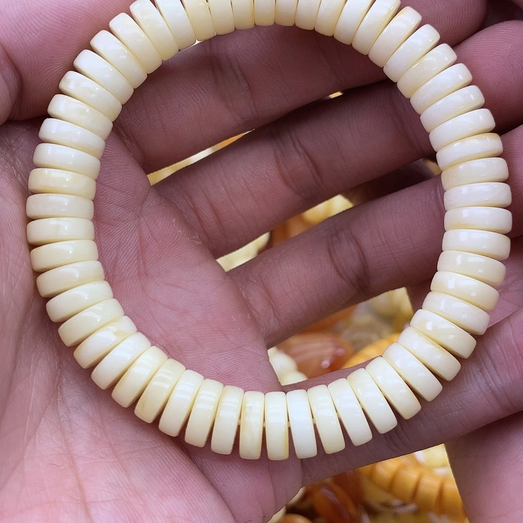 蜜蜡未镶嵌珠宝奇石