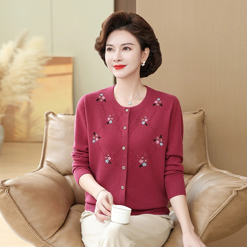 中老年妈妈装洋气绣花外搭100纯羊毛衫圆领针织宽松显瘦羊毛开衫