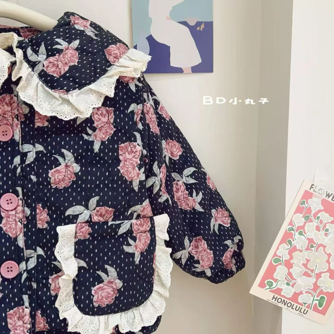 小丸子口袋加白色蕾丝花边娃娃领款加玫瑰儿童睡衣套装