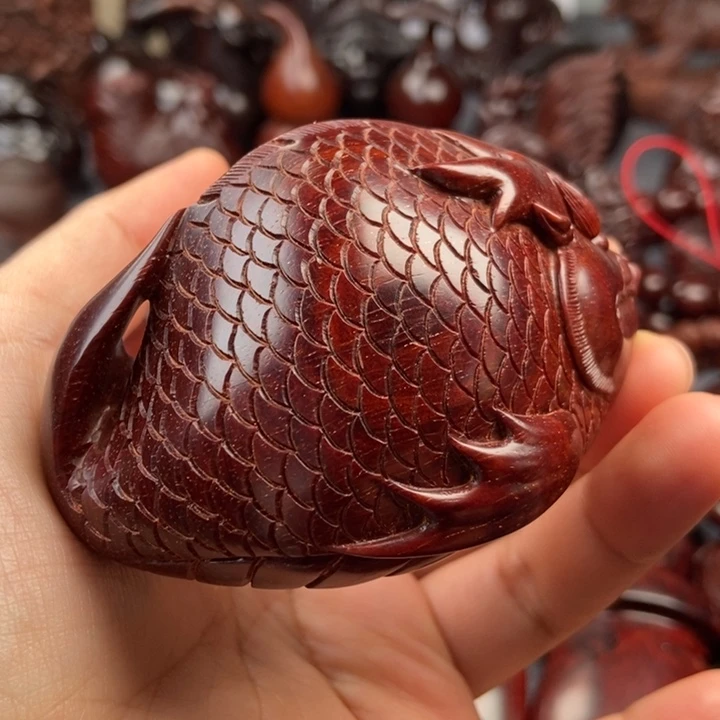 檀香紫檀（小叶紫檀）向**木