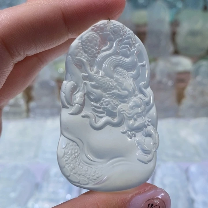 岫玉未镶嵌颈饰吊坠