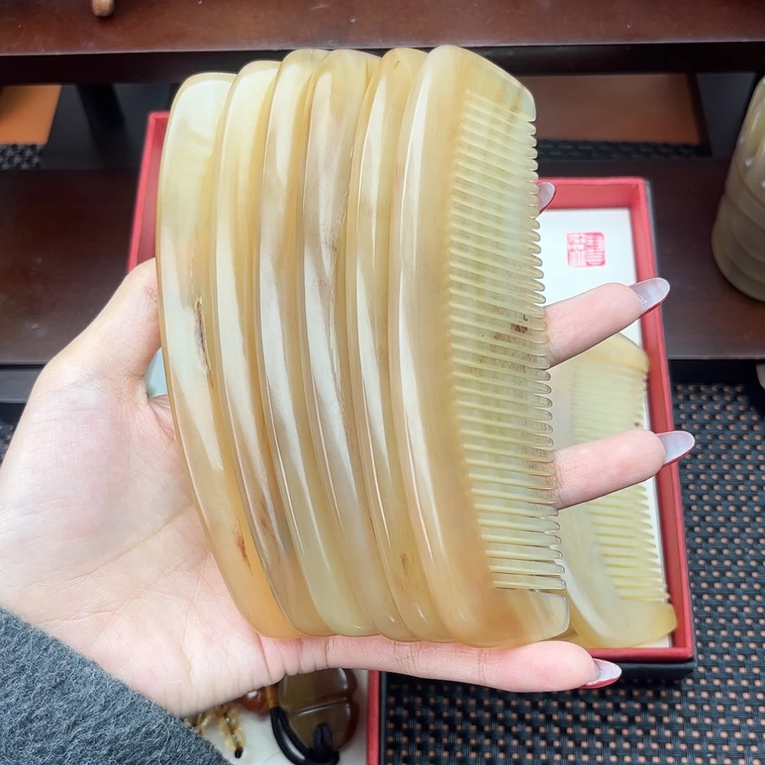 纯手工制作纯牛角梳子