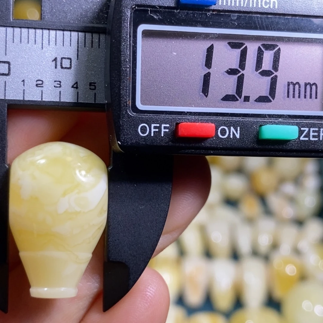 未镶嵌蜜蜡裸石配饰