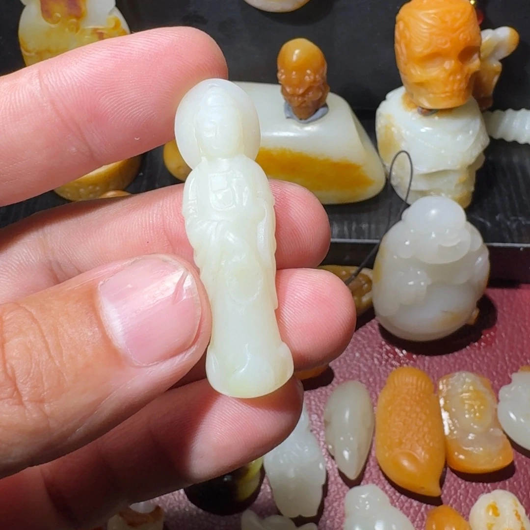 淘***猫和田玉未镶嵌挂件