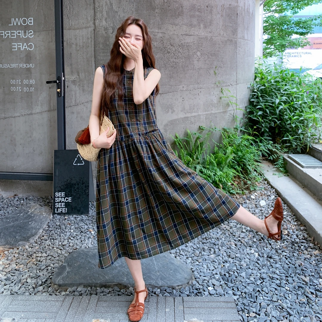 法式格子减龄无袖背心连衣裙女2025夏季新款超火爆款绝美显瘦裙子