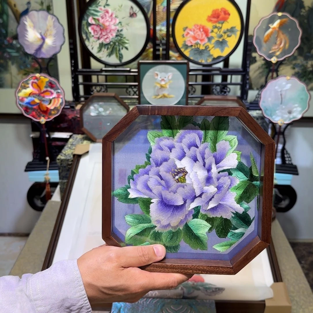 刺绣刺绣工艺精湛异色