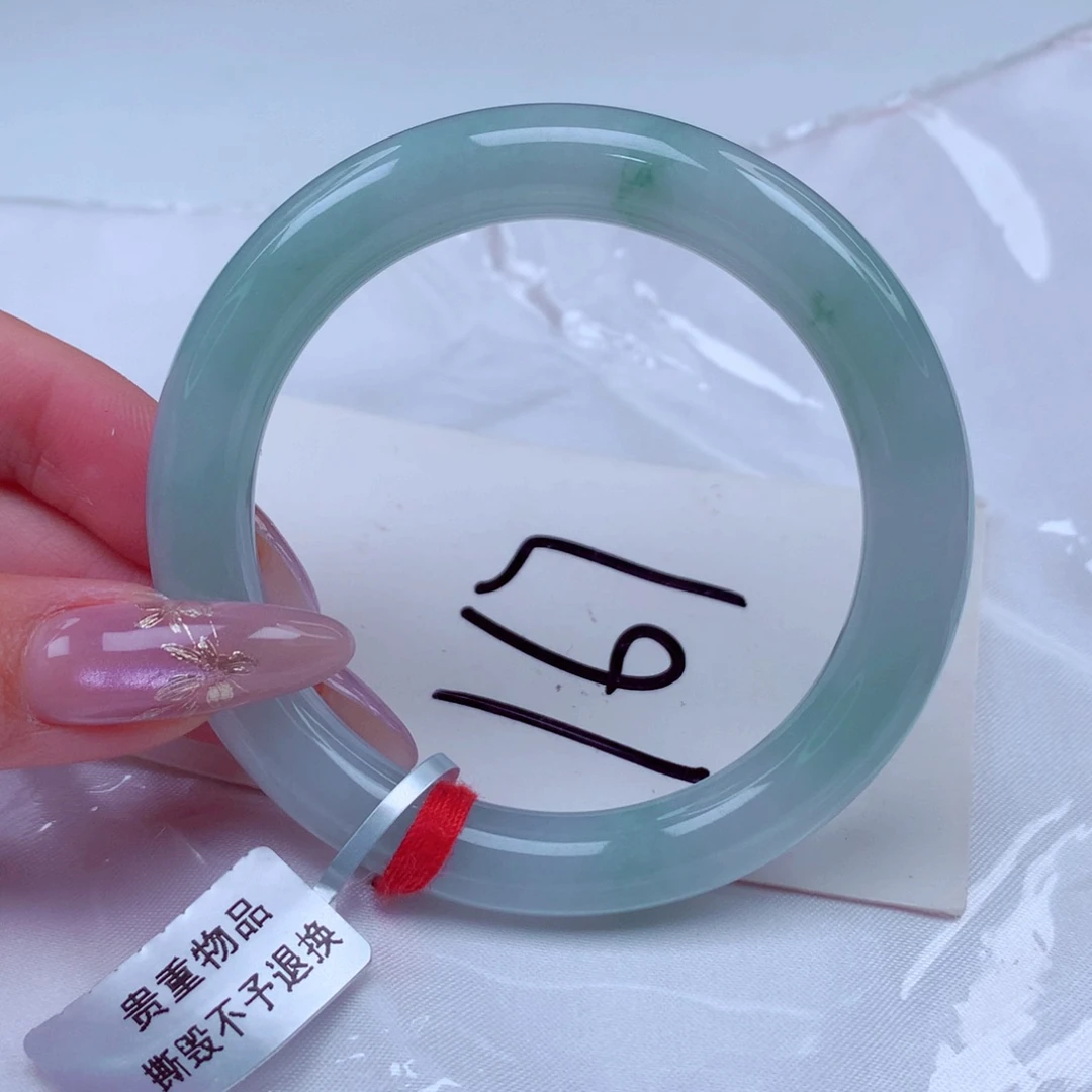 翡翠手镯未镶嵌翡翠52