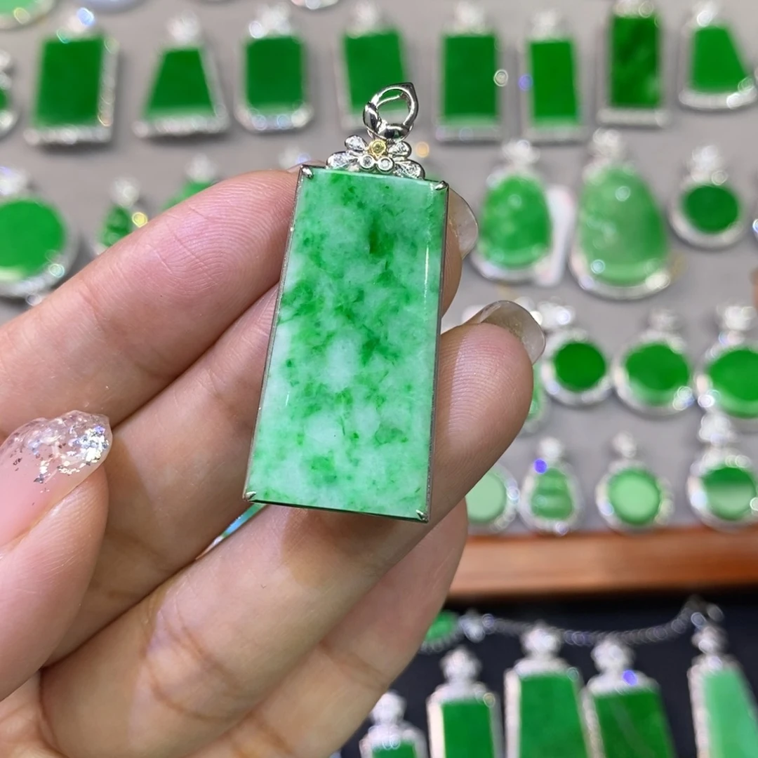 翡翠吊坠(不含链)18K金镶嵌吊坠