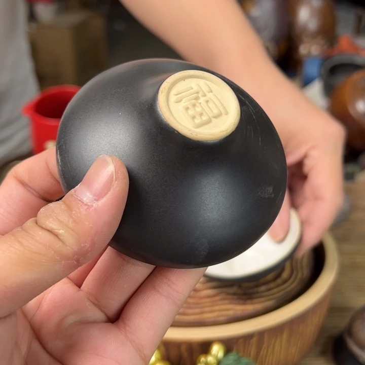 瓷片茶亭中心是什么东西吗