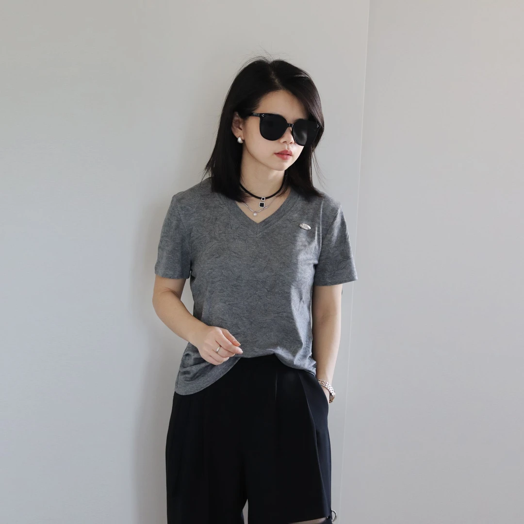 2025夏季新款V领T恤女短袖时尚休闲百搭V领ol简约修身冰凉感T恤女