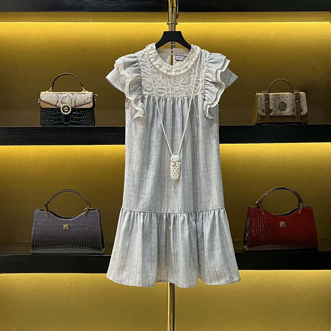【莎莎】法式温柔浪漫风钉珠褶皱显瘦A字版浅蓝色连衣裙20712