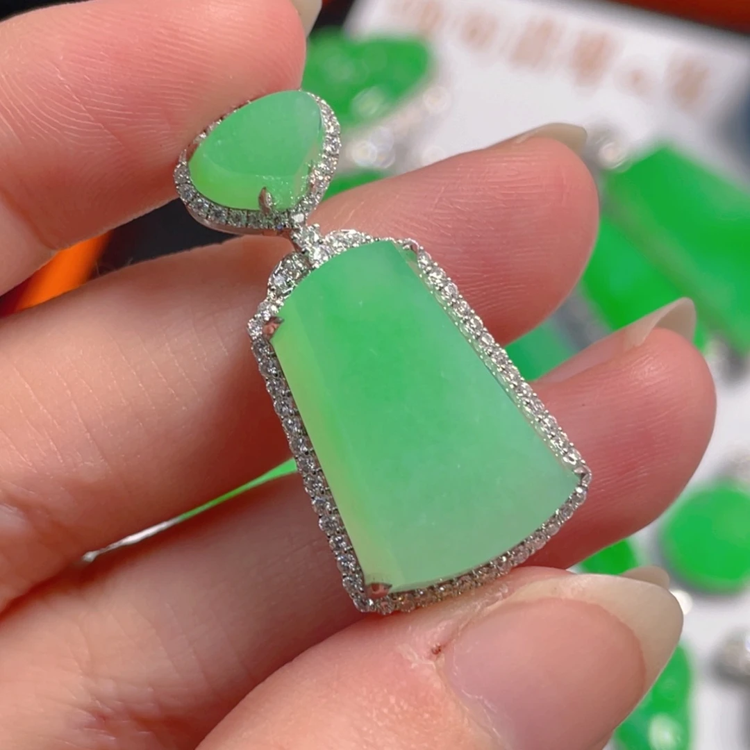 翡翠18K金镶嵌吊坠(不含链)