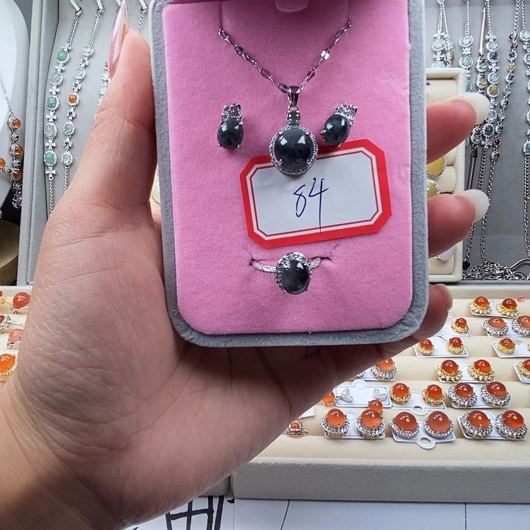 翡翠未镶嵌戒指缅甸