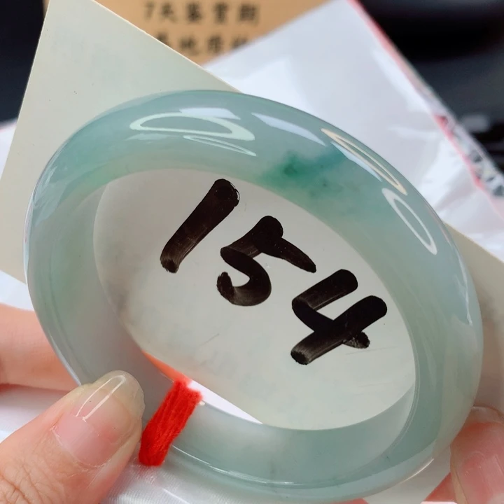 翡翠未镶嵌手镯湖水绿飘花