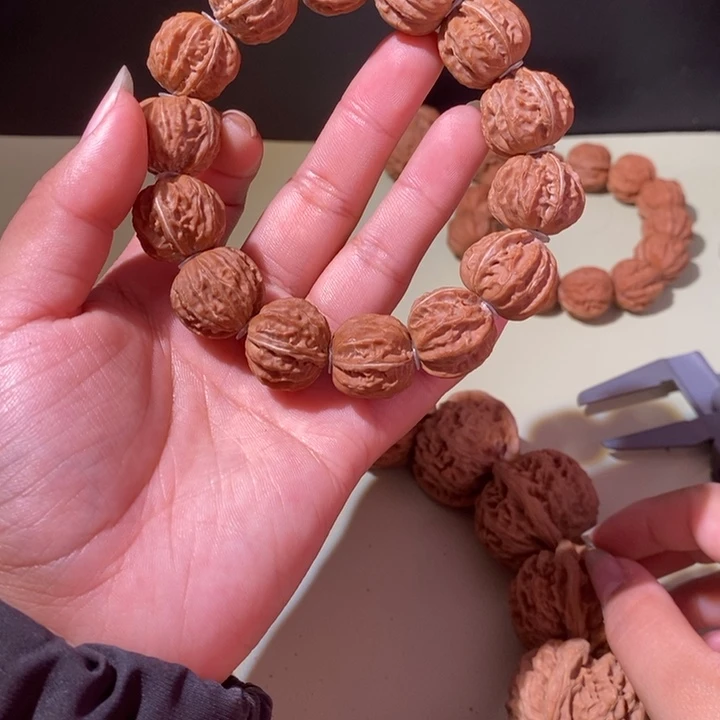 文玩核桃手串……11