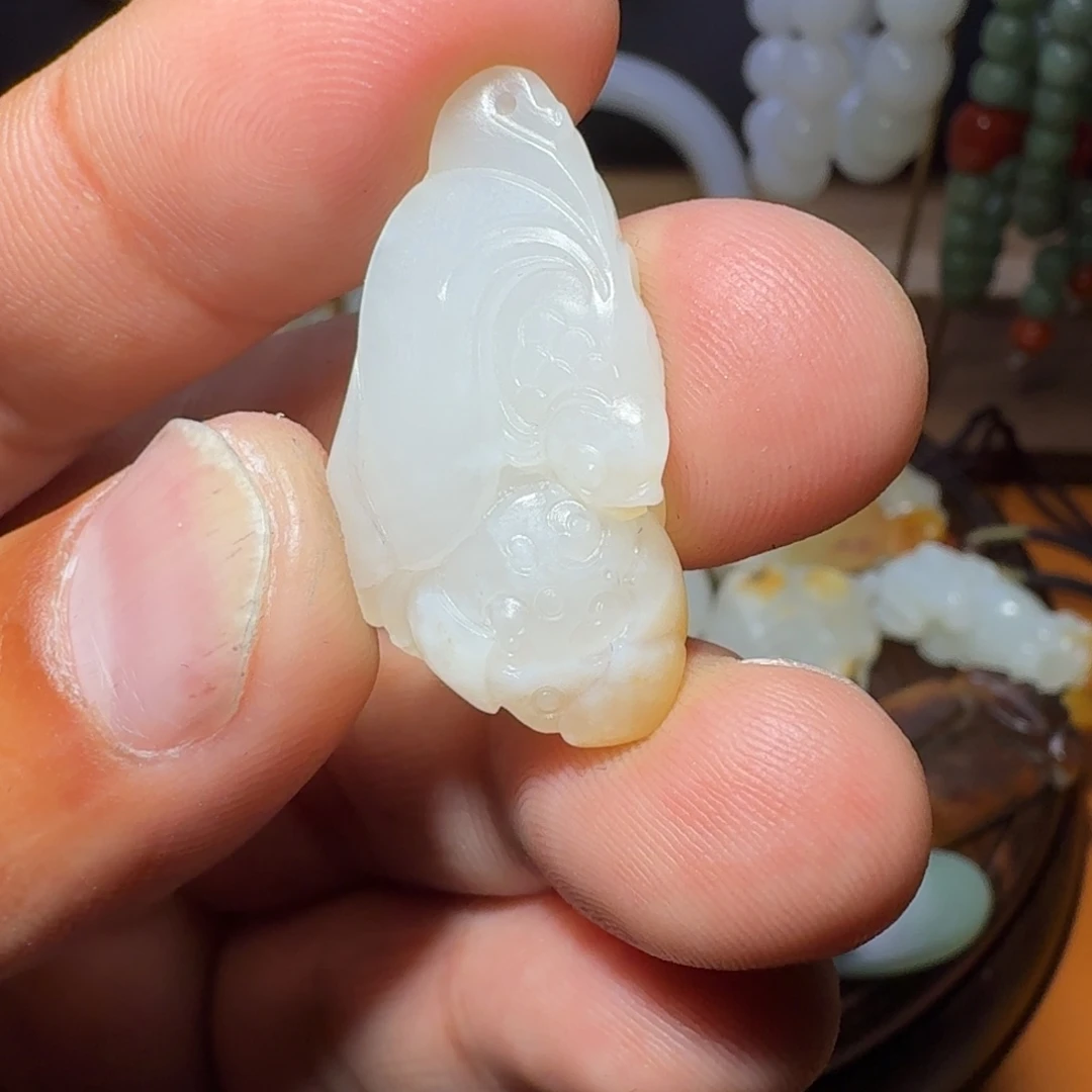 和田玉颈饰未镶嵌悟*