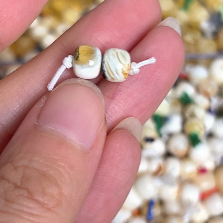 未镶嵌蜜蜡裸石6.是mm一对