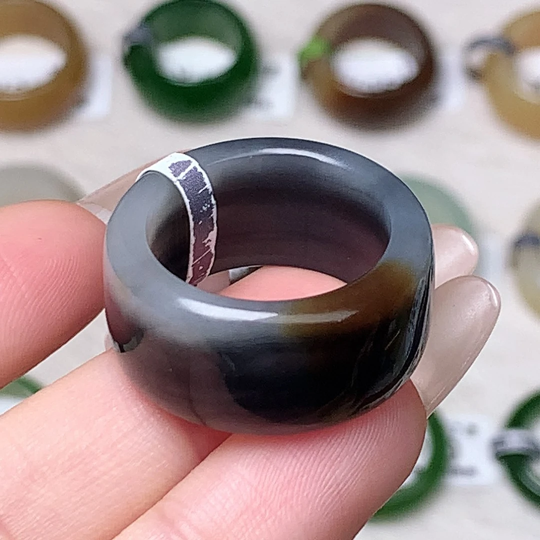 未镶嵌戒指和田玉