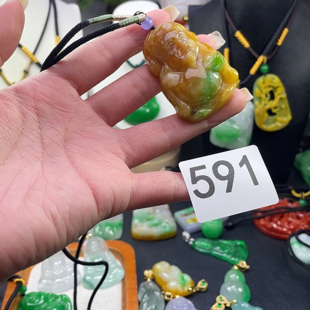 吊坠(赠链)未镶嵌翡翠