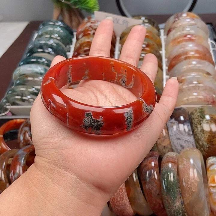 玛瑙/玉髓手镯未镶嵌大*兔