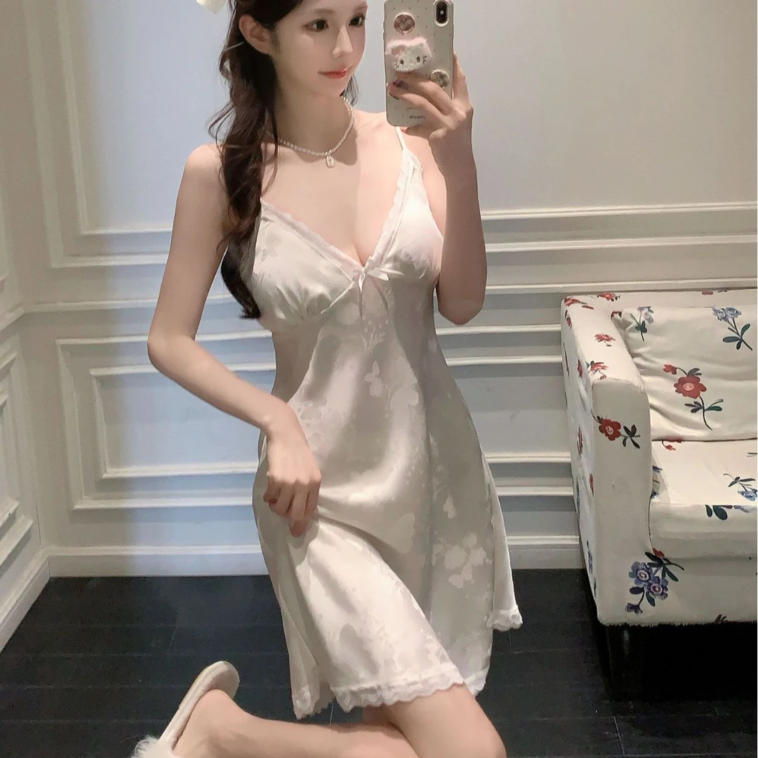 吊带睡裙女夏季冰丝纯欲风家居服高级感蕾丝性感睡衣白色裙子新款
