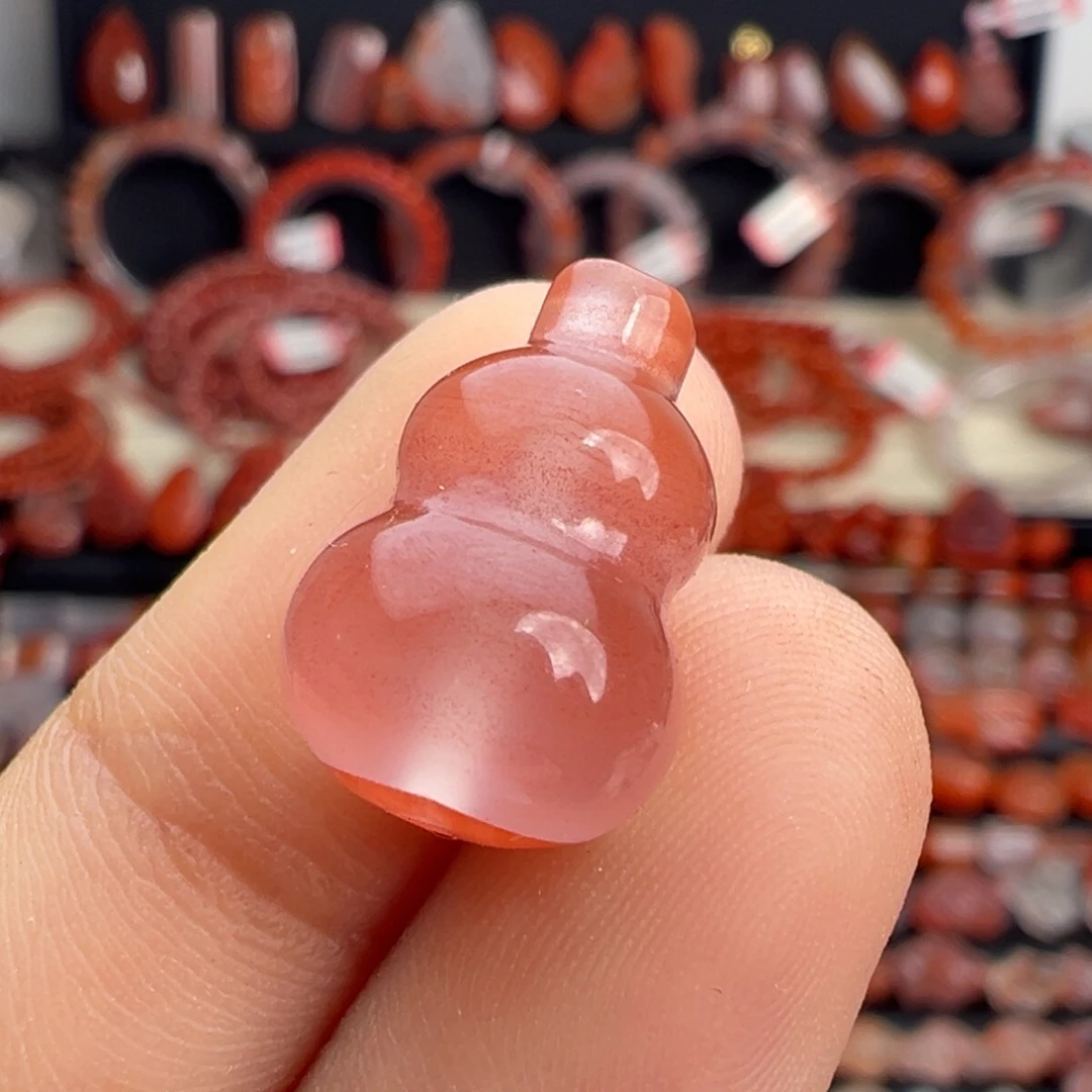 南红玛瑙未镶嵌颈饰葫芦