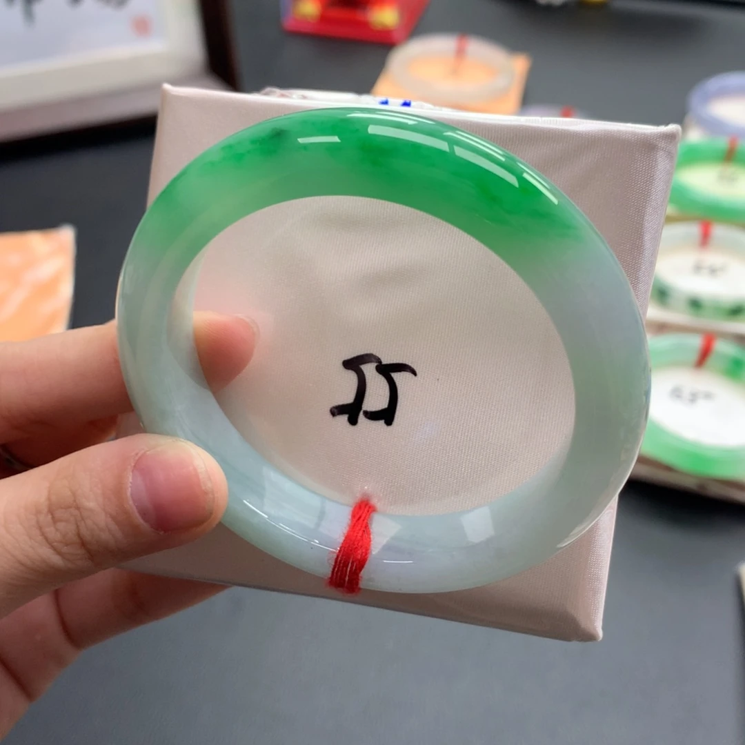 翡翠未镶嵌手镯23号