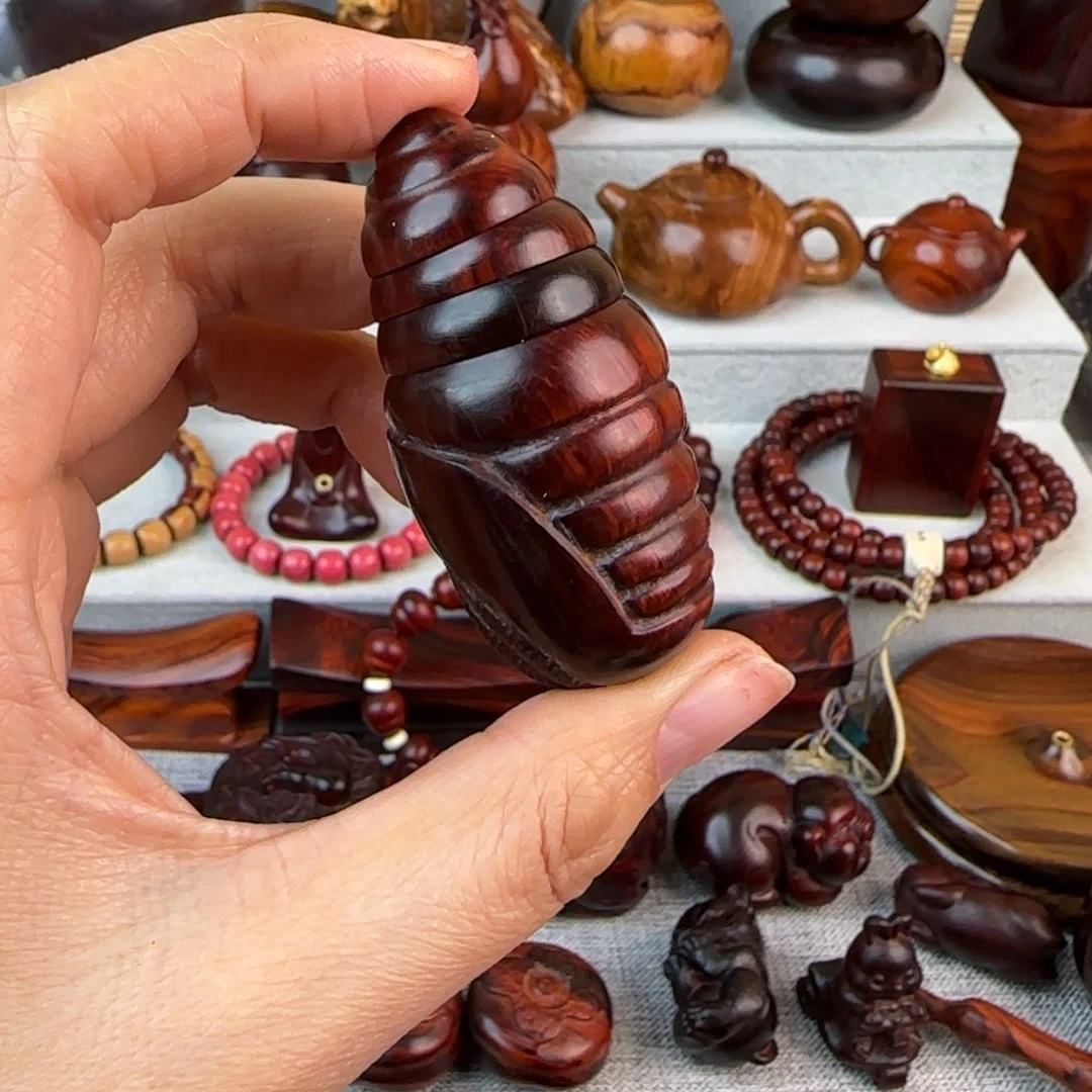 木段光紫檀雕刻蚕蛹把件