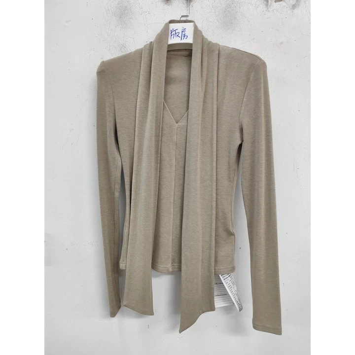 王少女【清清】燕麦杏色领带修身长袖针织衫 Z24873S43