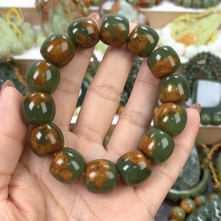 【闪购商品】透闪石质玉手串未镶嵌美**光
