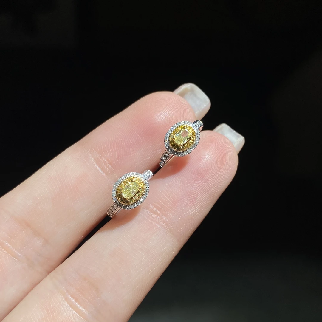 18k金黄钻钻石耳扣