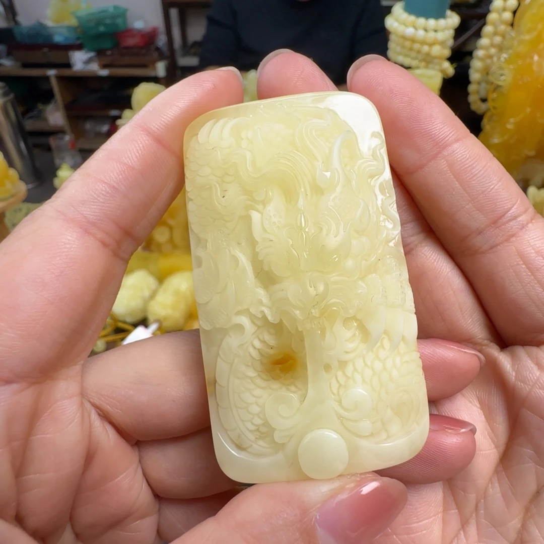 蜜蜡未镶嵌珠宝奇石