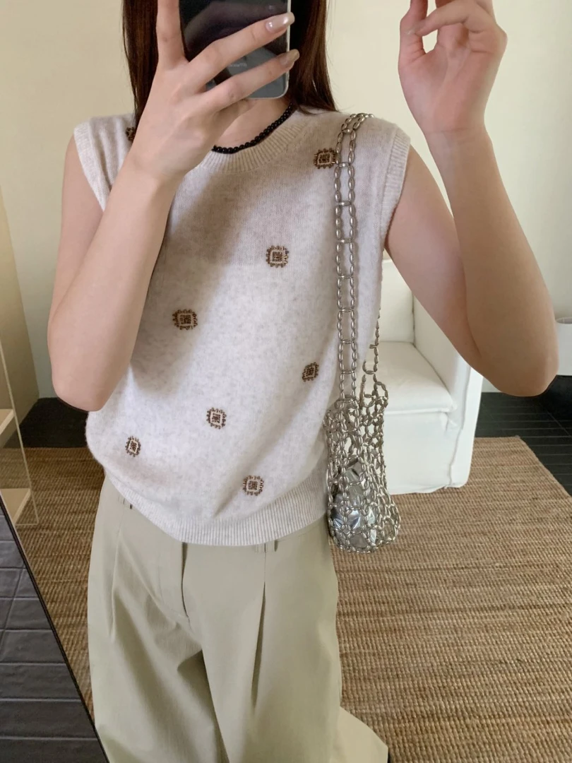 【素简.970183】秋冬新款驼羊绒背心立体刺绣设计感女装上新针织衫