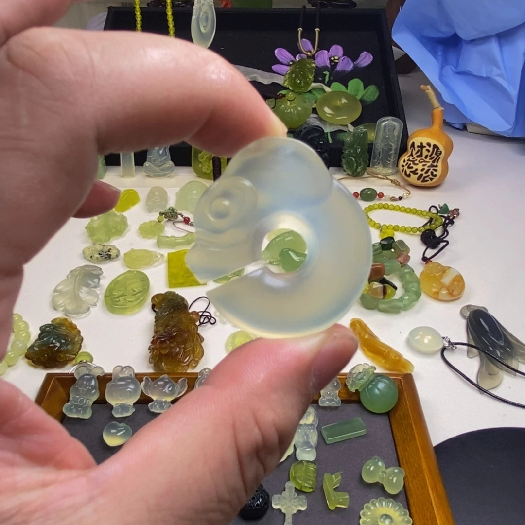 合金蛇纹石玉颈饰