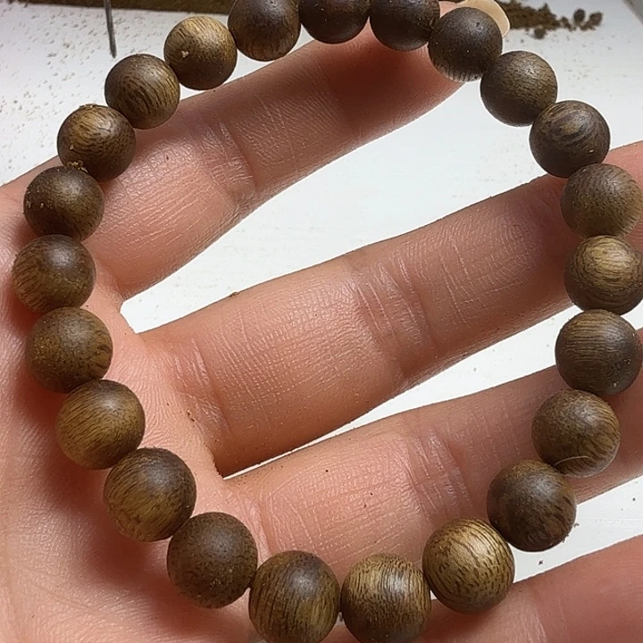 沉香手串乌身0.8规格4克