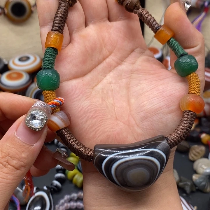 玛瑙/玉髓颈饰未镶嵌