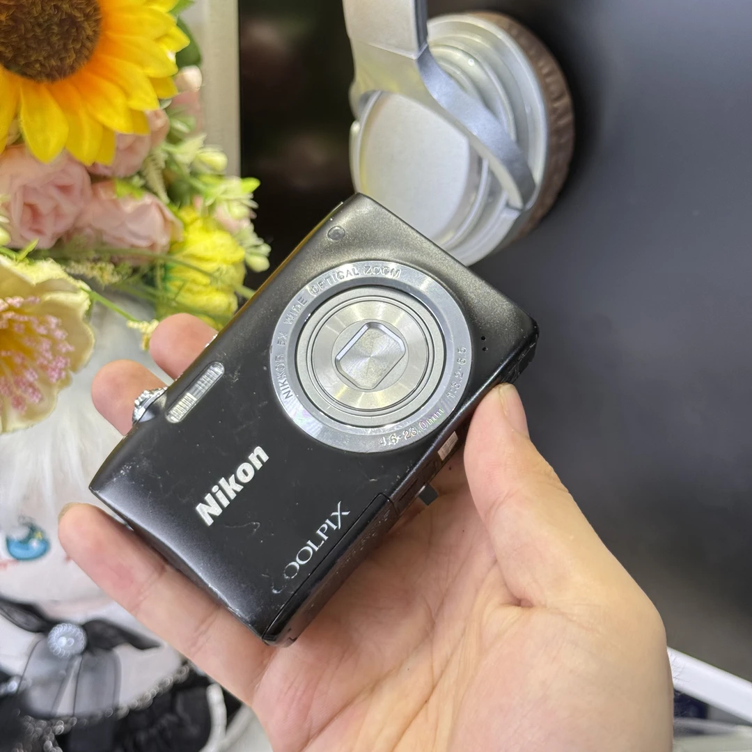 9新 Nikon/尼康 尼康s2900高像素冷白皮 2000万像素带配件