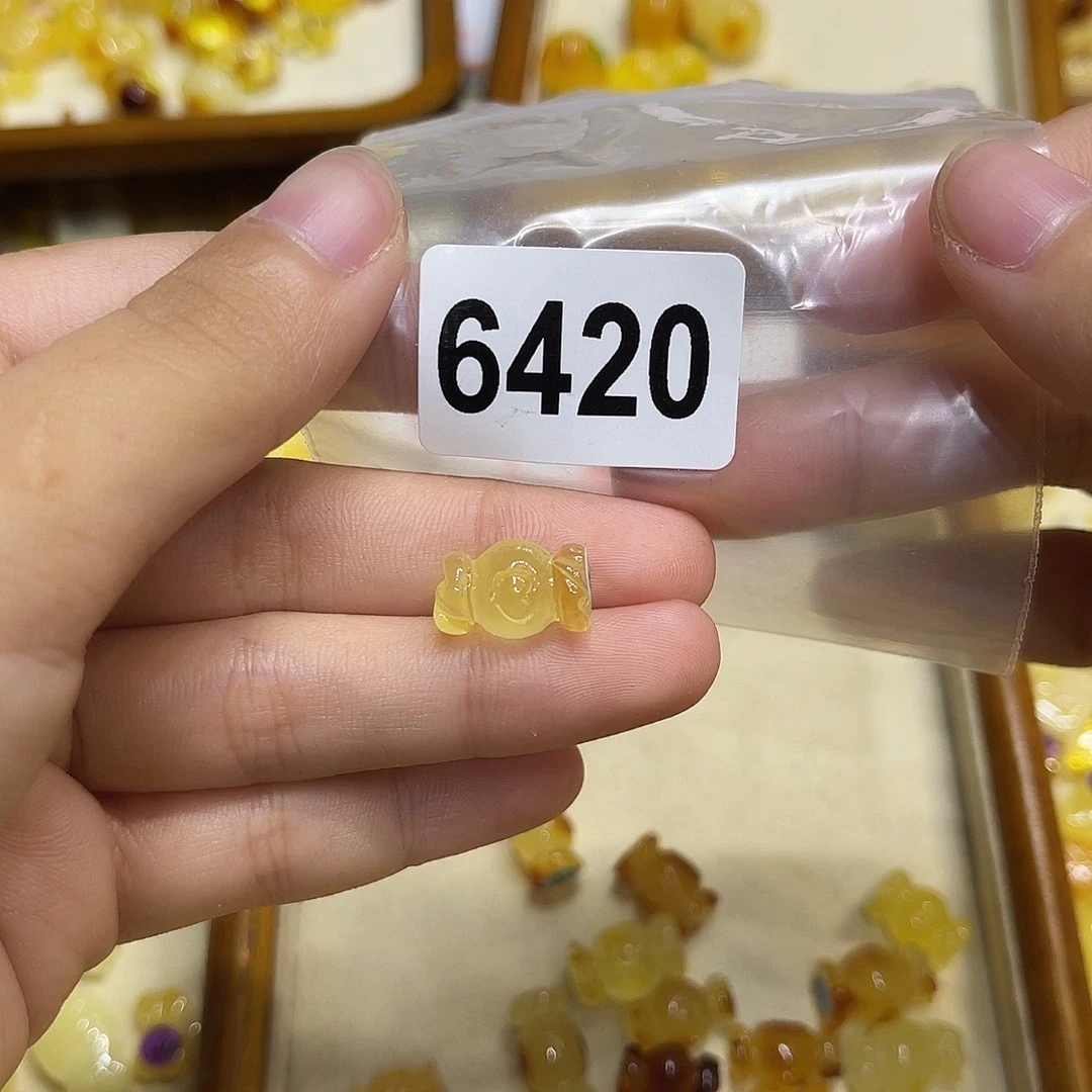 直***黑琥珀未镶嵌珠宝奇石